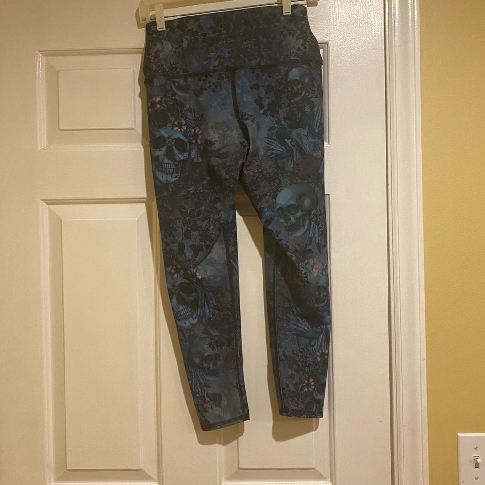 Skull workout leggings